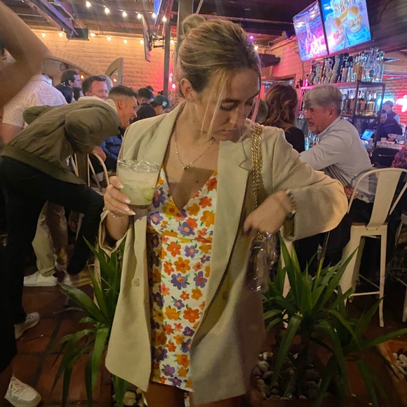 Meet the Posher - Picture 6 of 6